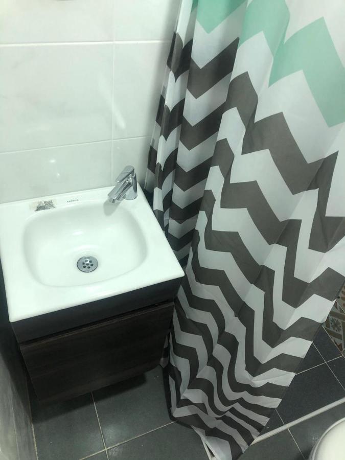 Apto Privado Cerca Al Aeropuerto -transporte Disponible Apartment Bogota