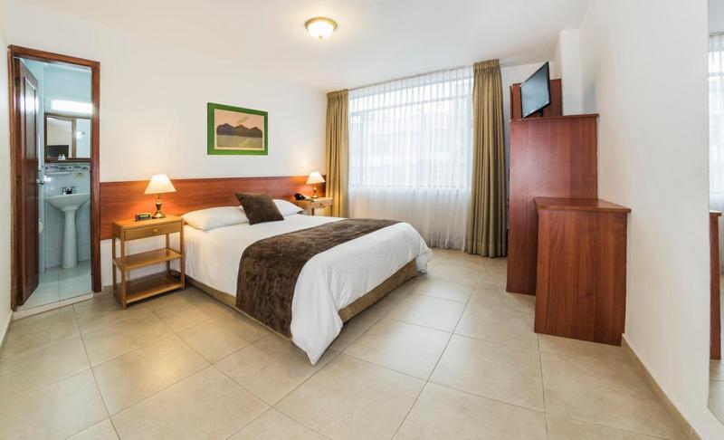 El Campin Hotel 3*