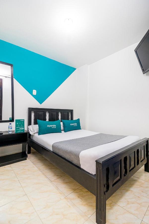 Ayenda Tres Pinos 1021 Hotel 2*