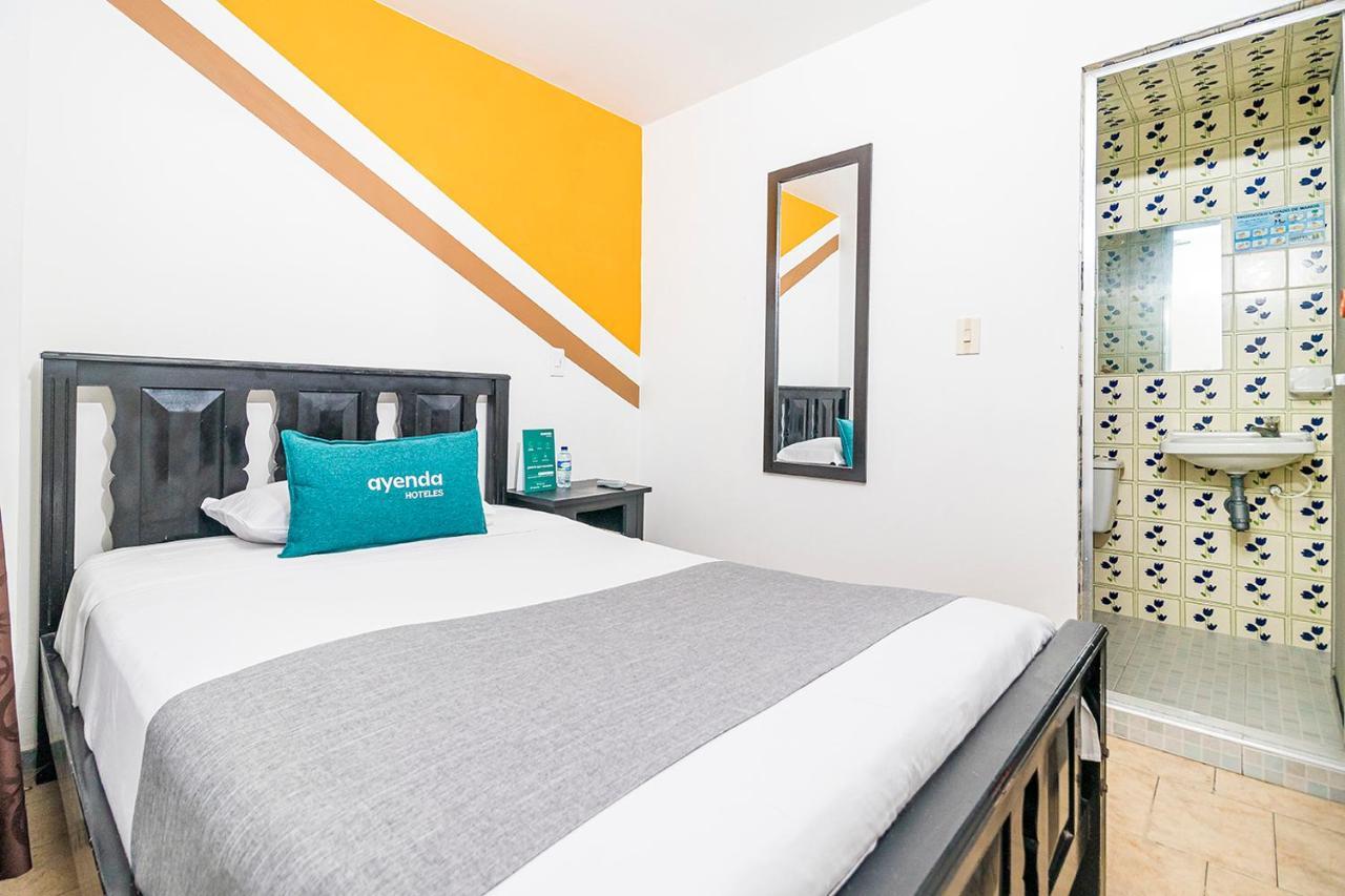 Ayenda Tres Pinos 1021 Hotel 2*