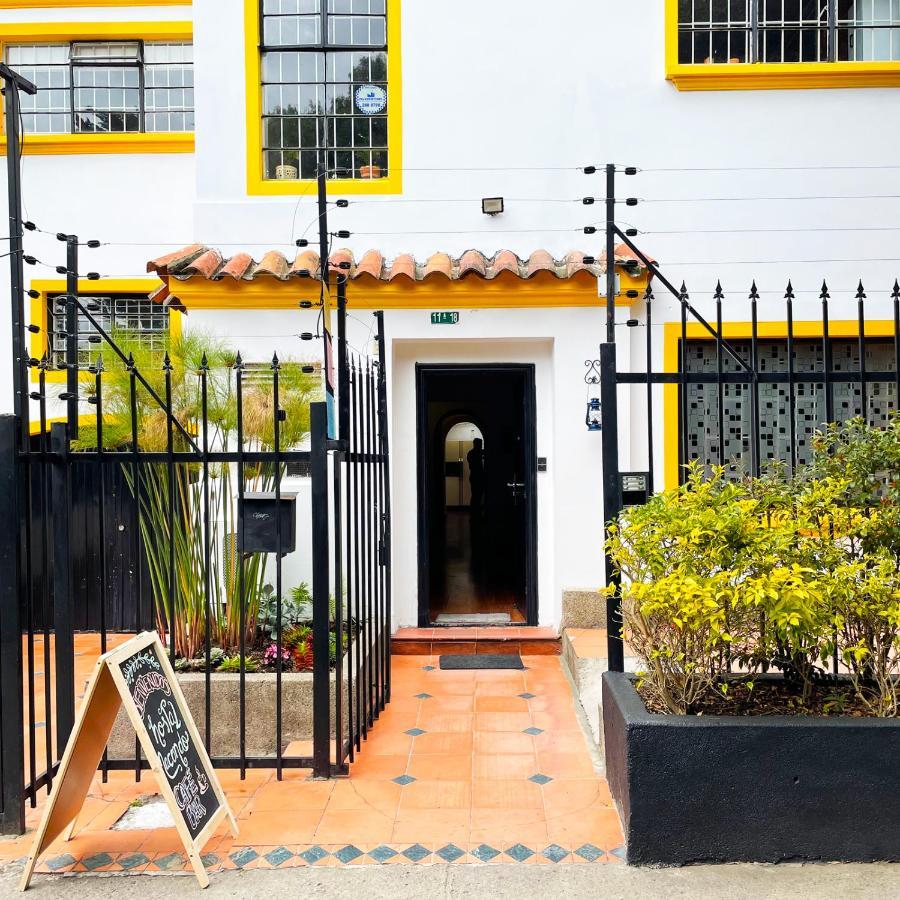Macondo Hostel *