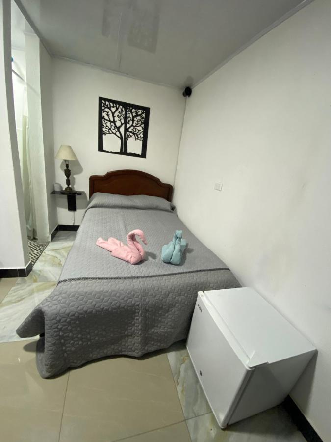 Apartaestudio Pequeno Privado Cerca Al Aeropuerto Apartment *