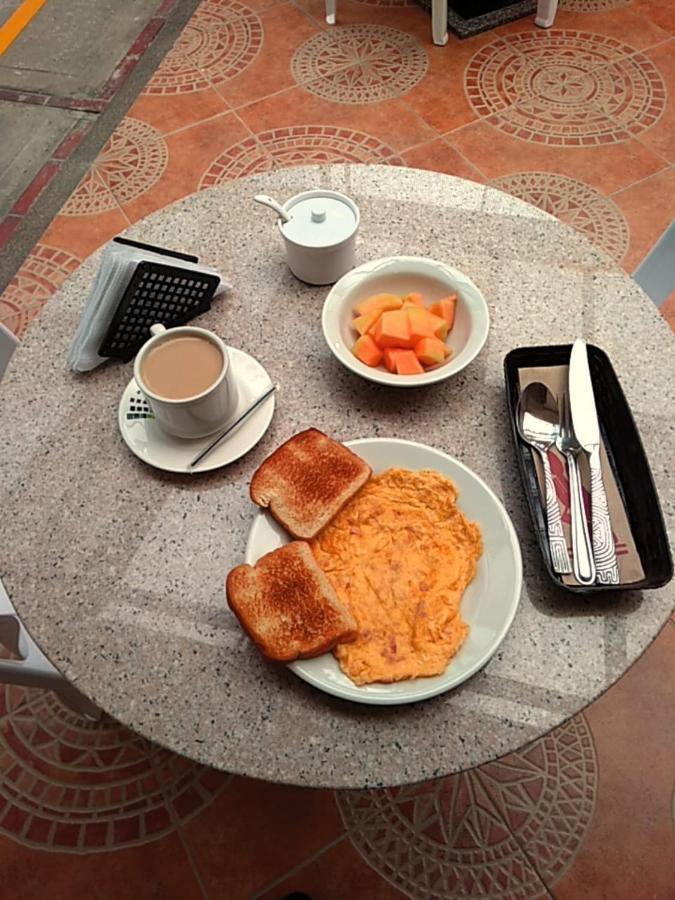 Colonial 3* Bogota