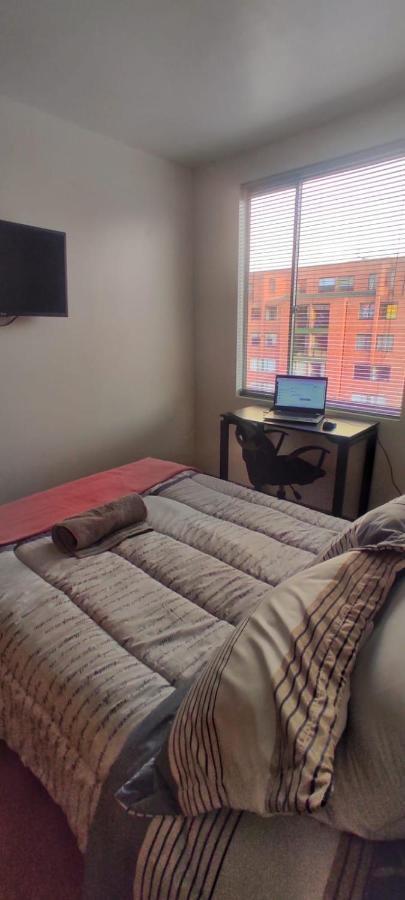 Homestay Comoda Y Acogedora Habitacion En Apto Compartido Bogota
