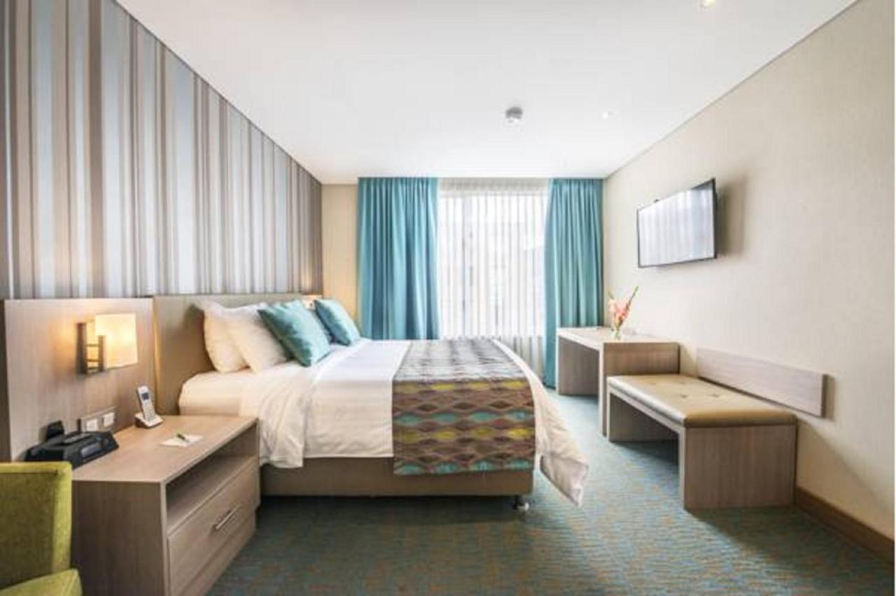 Apartahotel Apartamentos Plaza Suites 4*