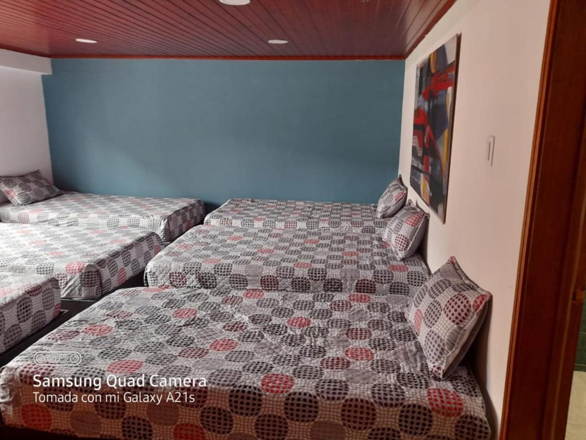 La Parada Del Tren Hostel *