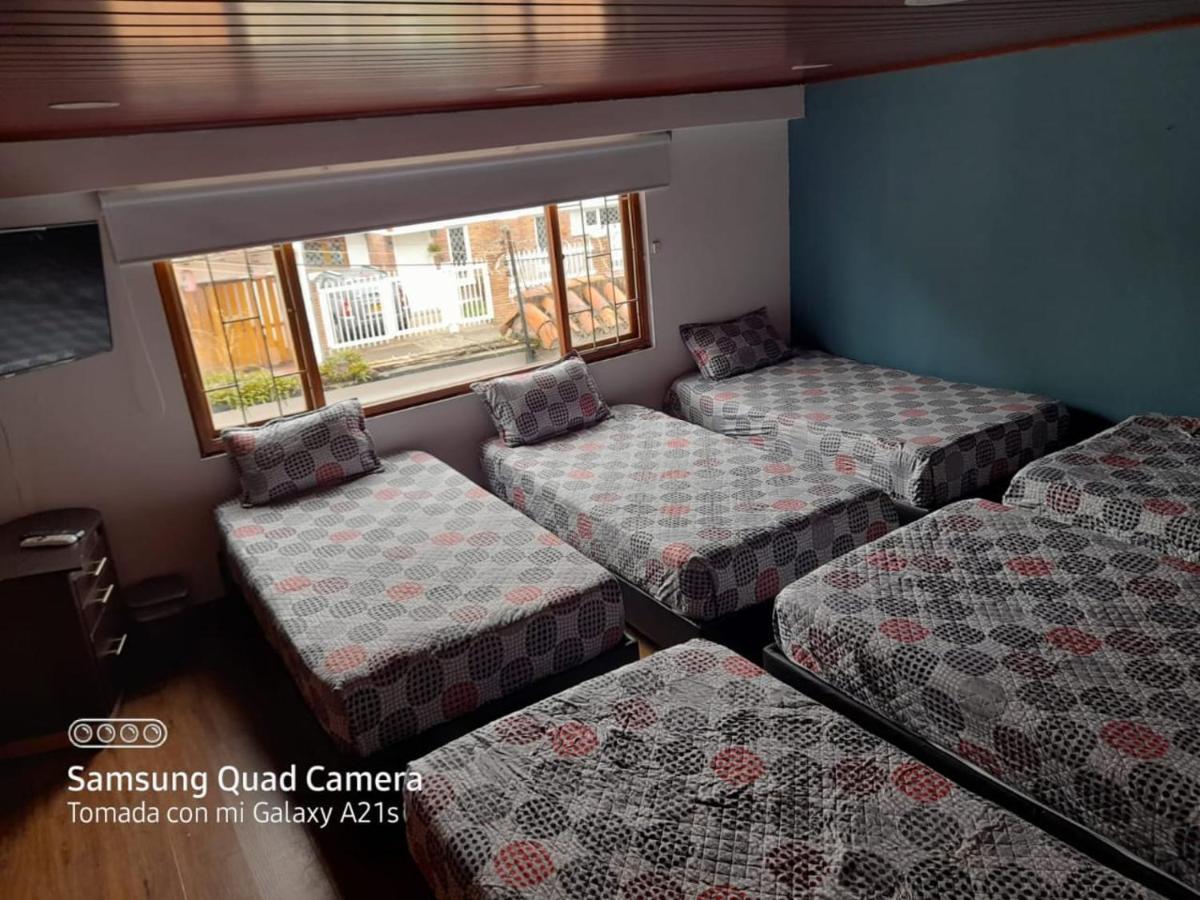 La Parada Del Tren Hostel *