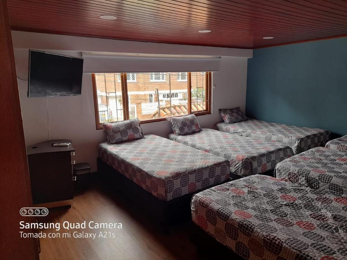 La Parada Del Tren Hostel Bogota