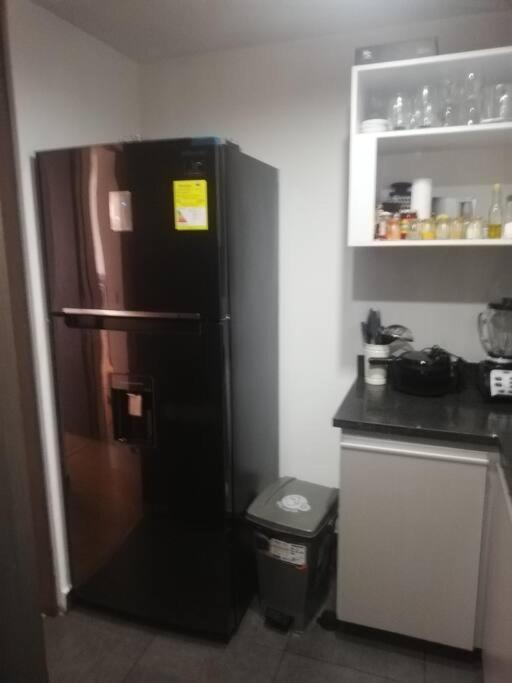 Residencia Aeropuerto Bogotá: Habitación Privada Con Zonas Comunes Bogotá