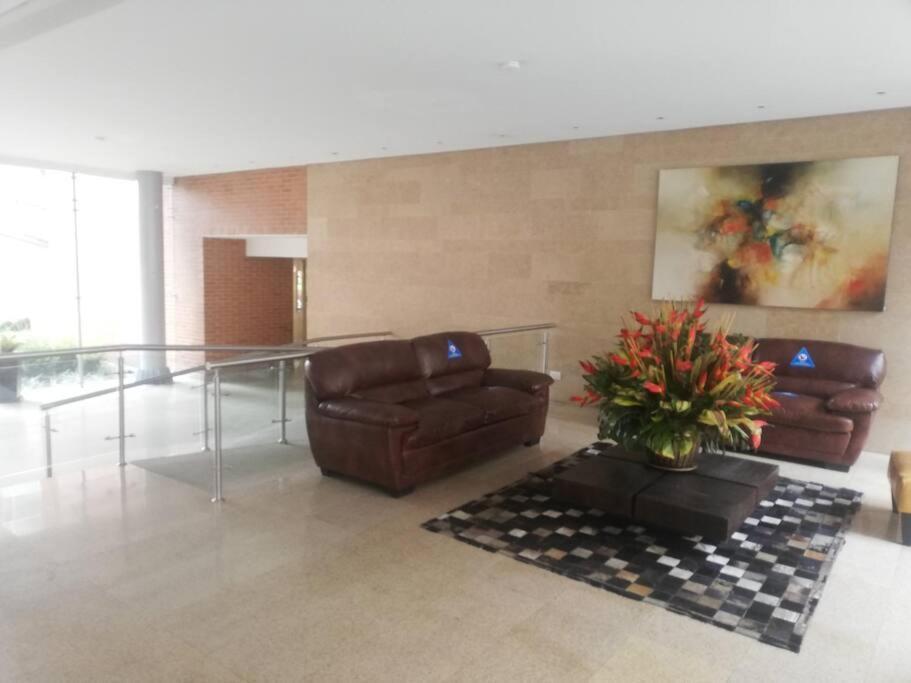Residencia Aeropuerto Bogotá: Habitación Privada Con Zonas Comunes Apartamento Bogotá