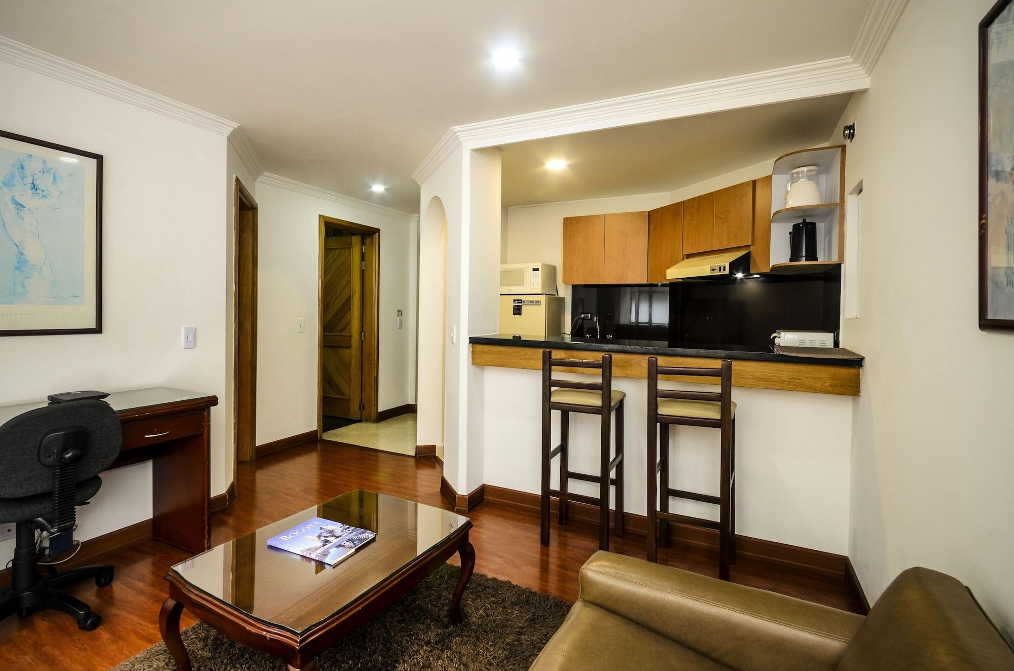 Travelers Fontana Plaza Aparthotel 4*