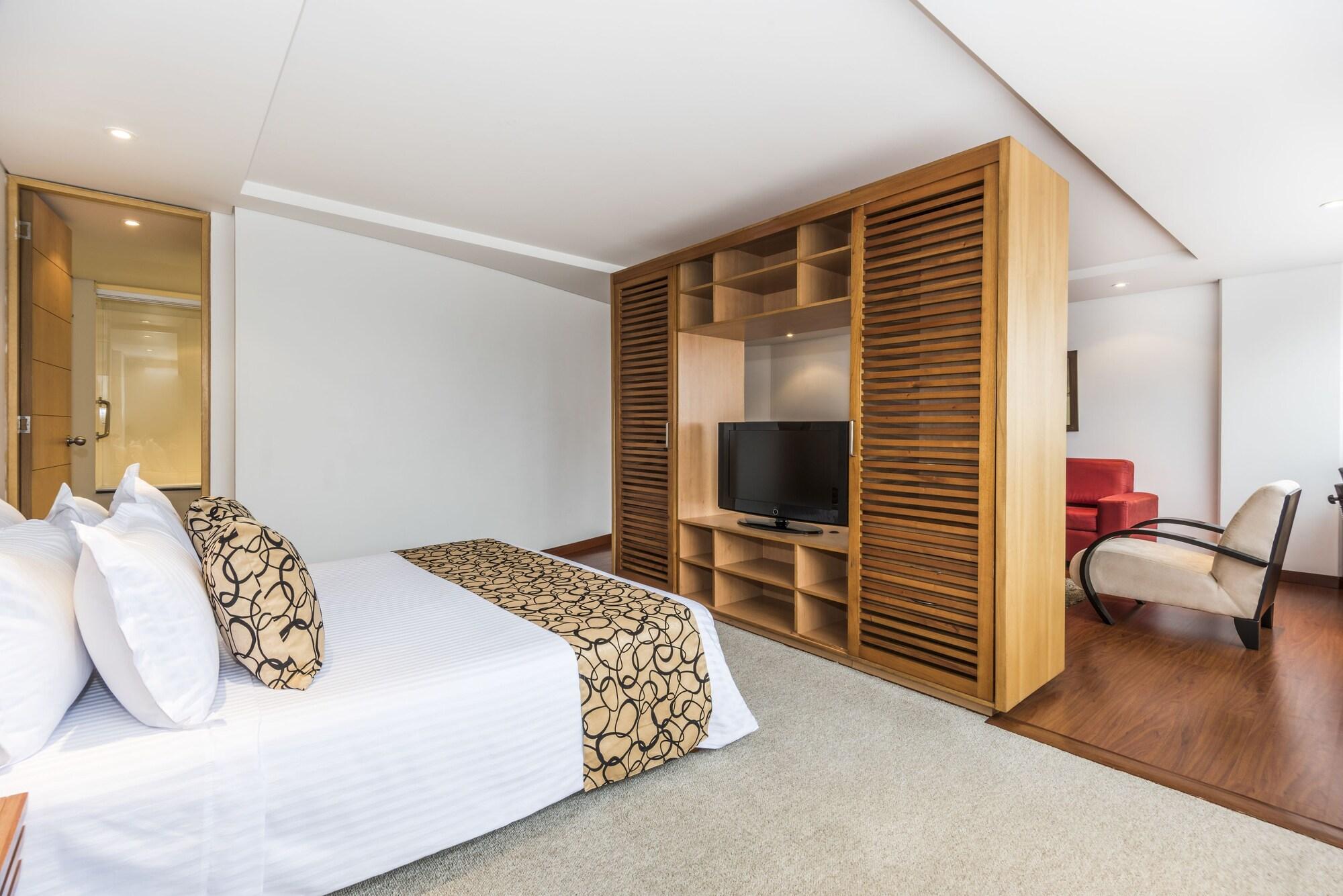 Aparthotel Travelers Obelisco Bogota