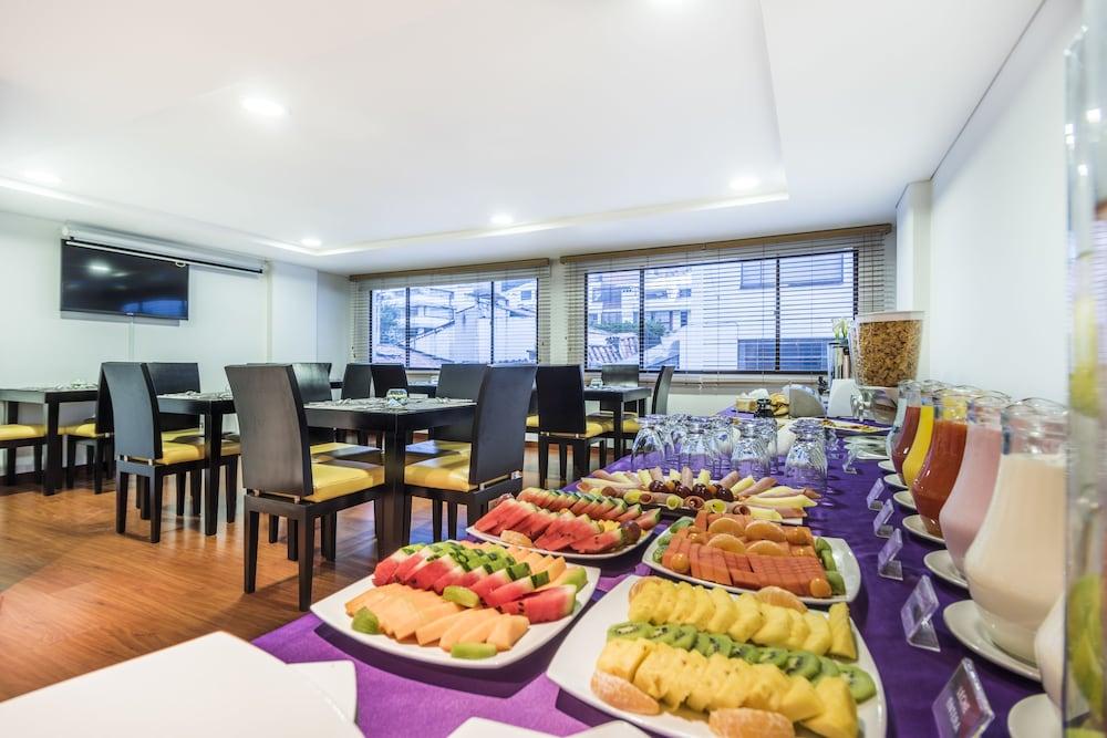 Aparthotel Travelers Obelisco Bogota