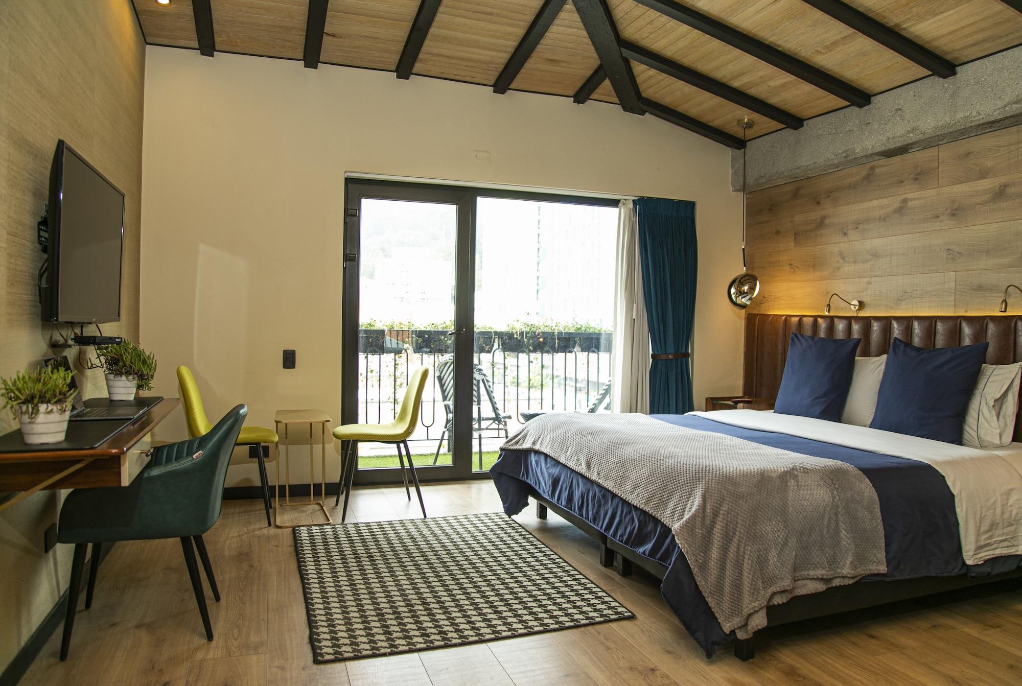 Viajero Bogota Hostel & Spa 4*