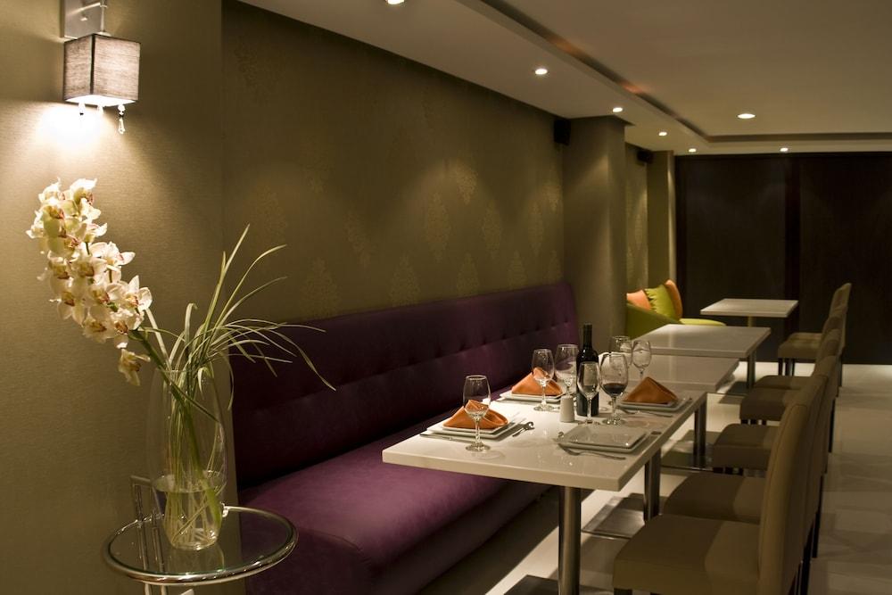 Bog Expo Museo Hotel 3*