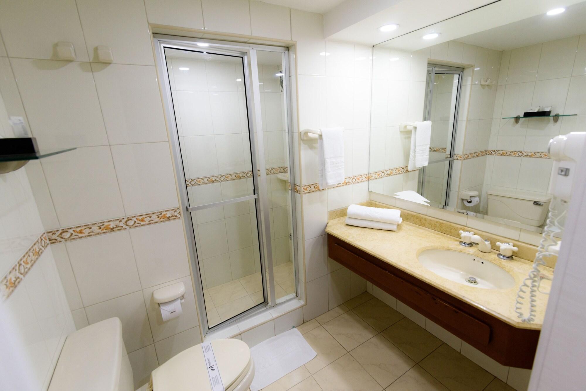 Travelers Y Condominioplenitud 3* Bogota