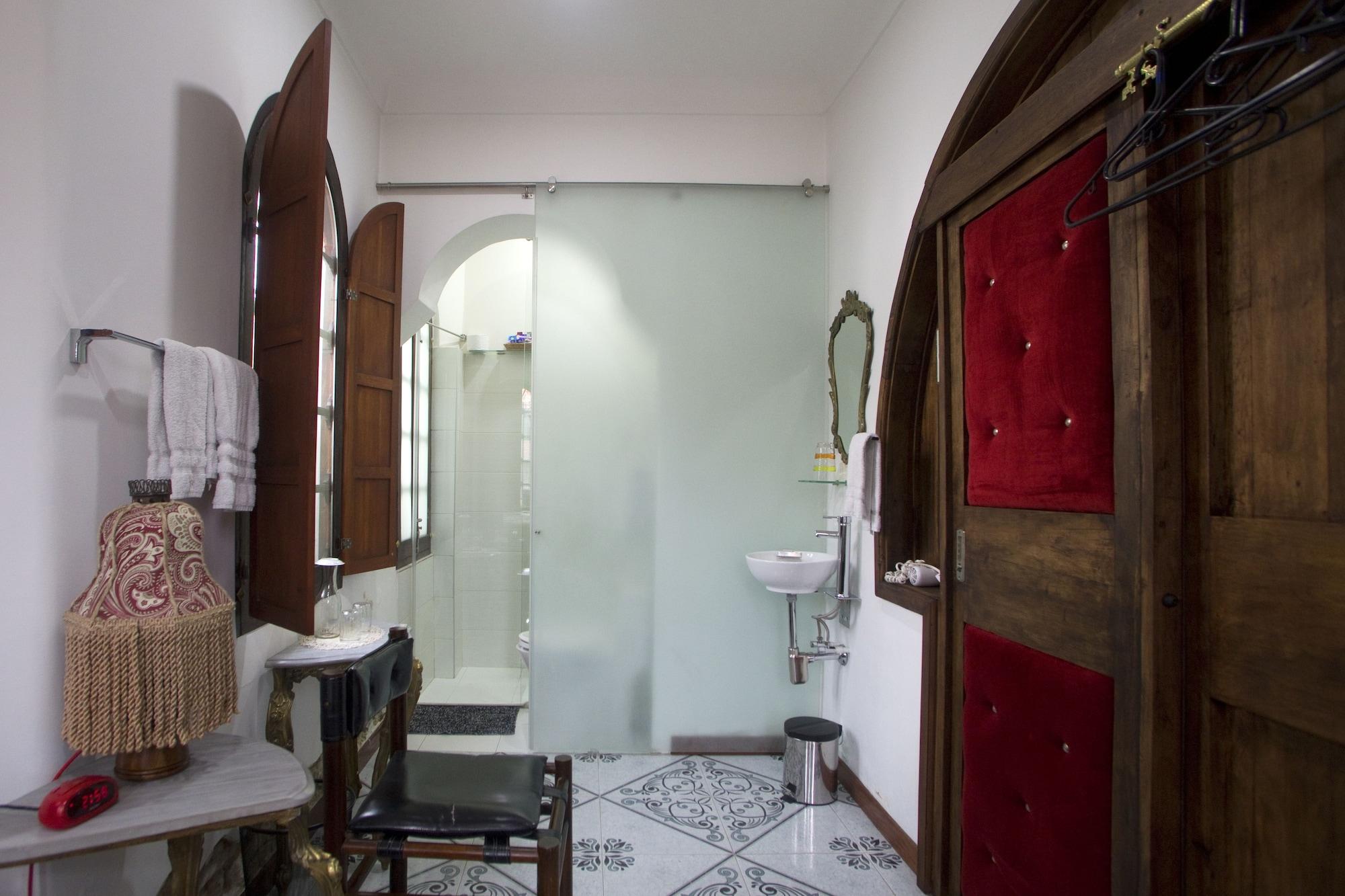 Bogota Bed & Breakfast Inn Bed & Breakfast