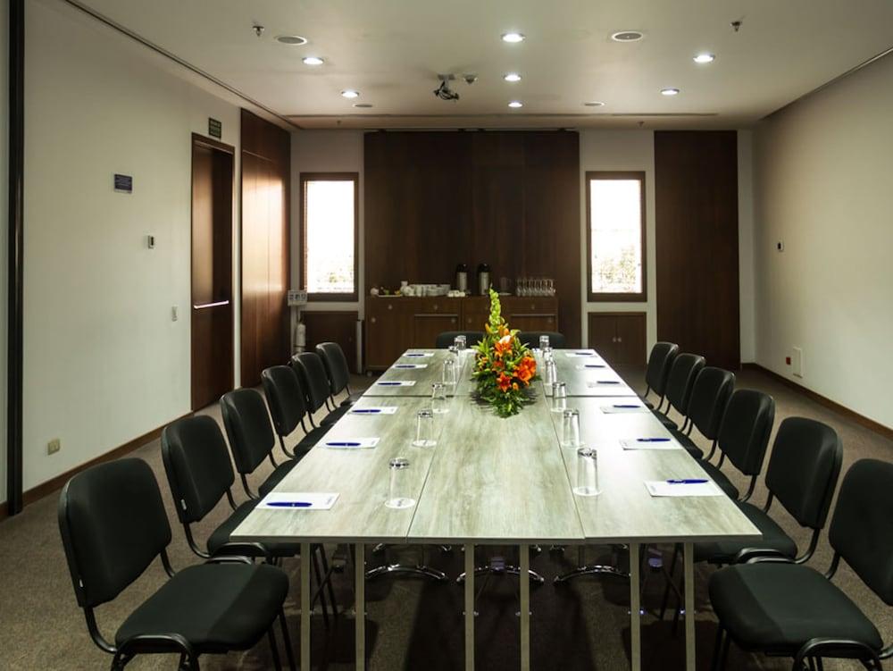 Habitel Select 3* Bogota
