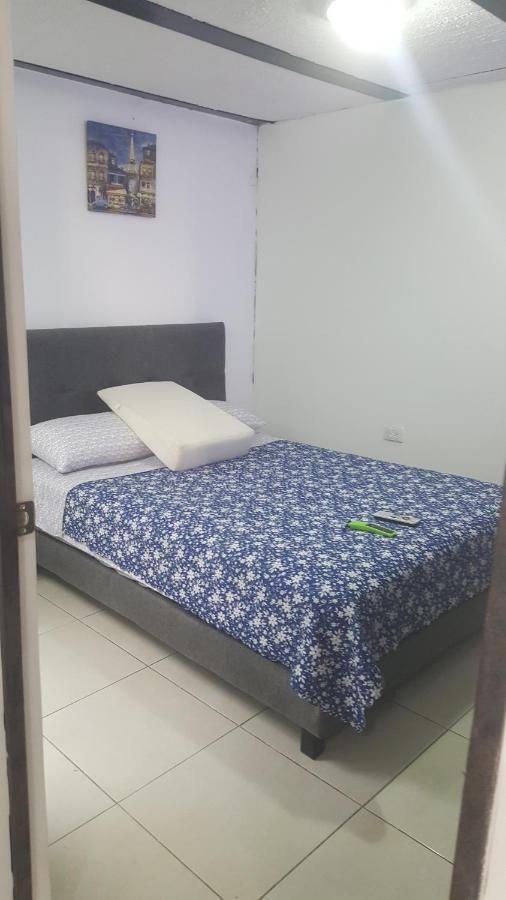 Apartment Cerca Aeropuerto Embajada Eeuu Fotos Huellas Visa Bogota