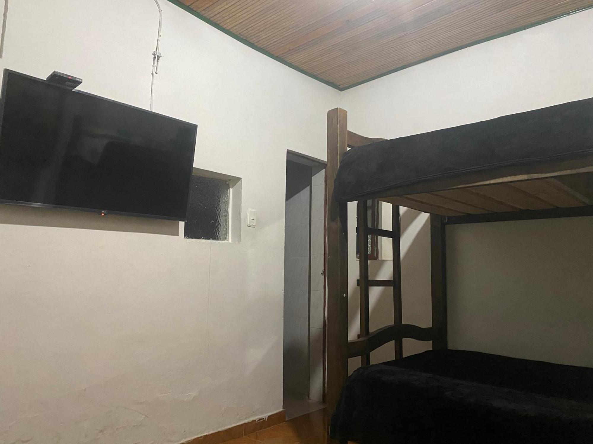 Four Season Guest house *