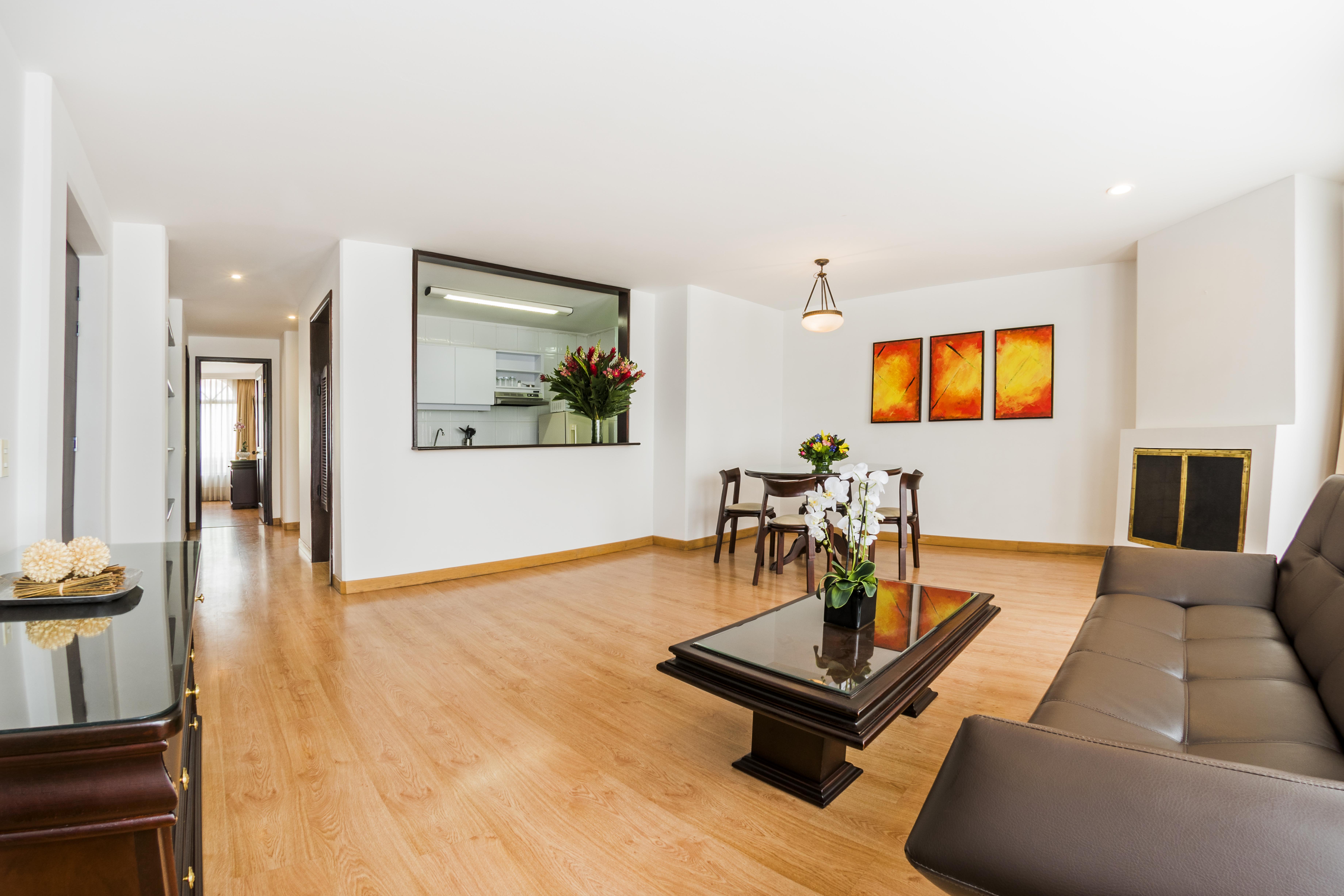 Hill House 4*