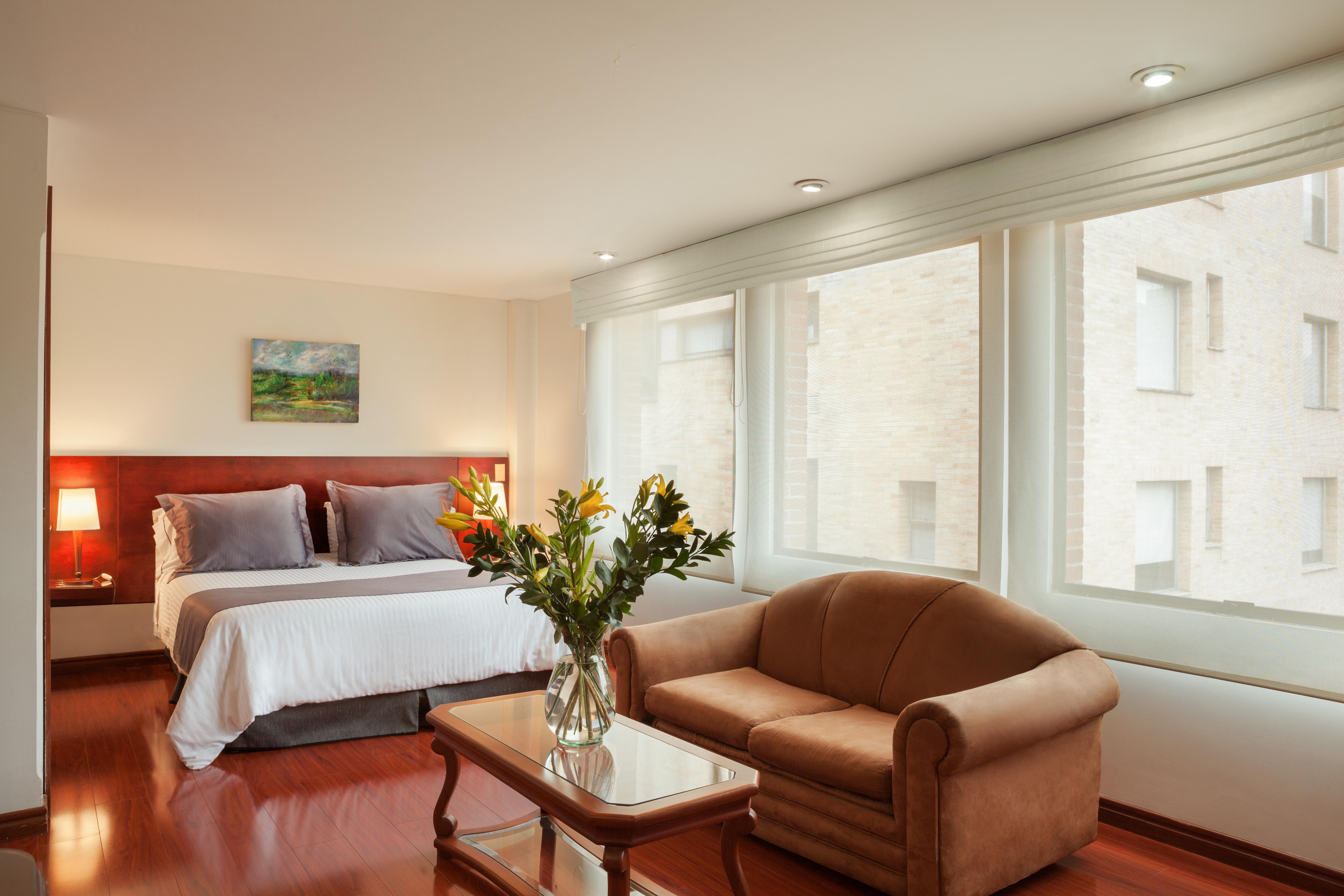 Cora 96 Street Aparthotel