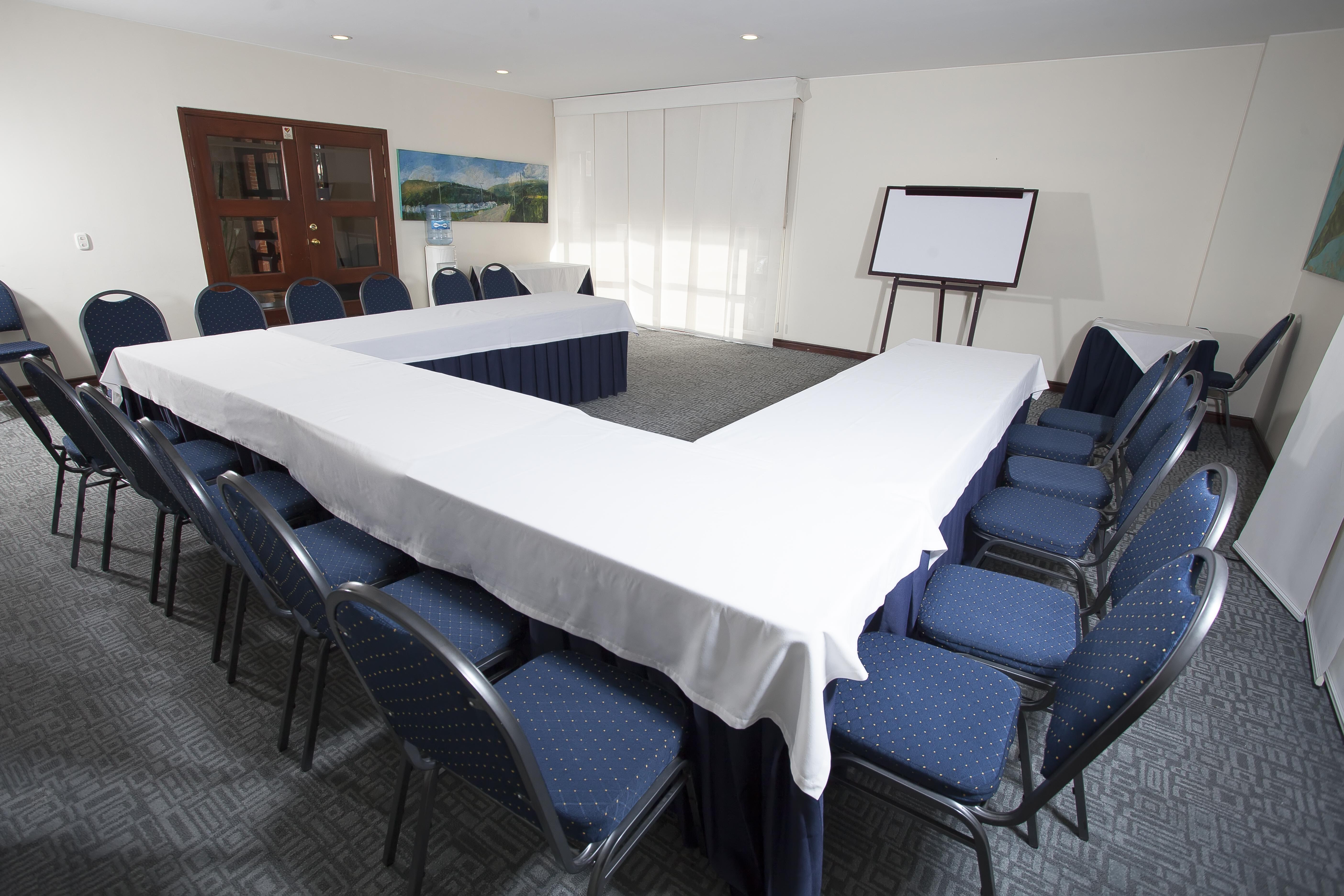 Cora 96 Street Aparthotel 4*