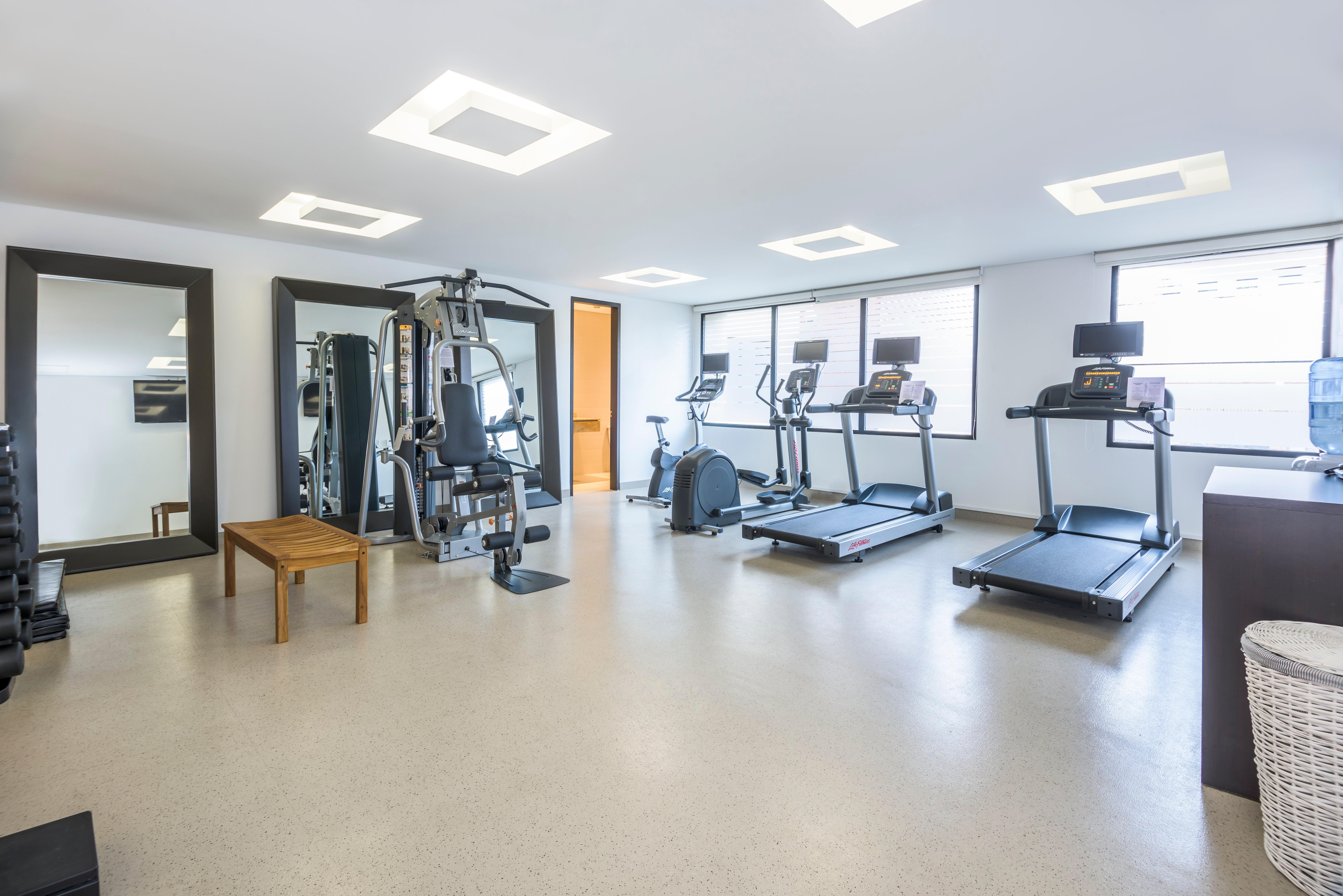 Hotel Express&suites Zona Financiera, An Ihg