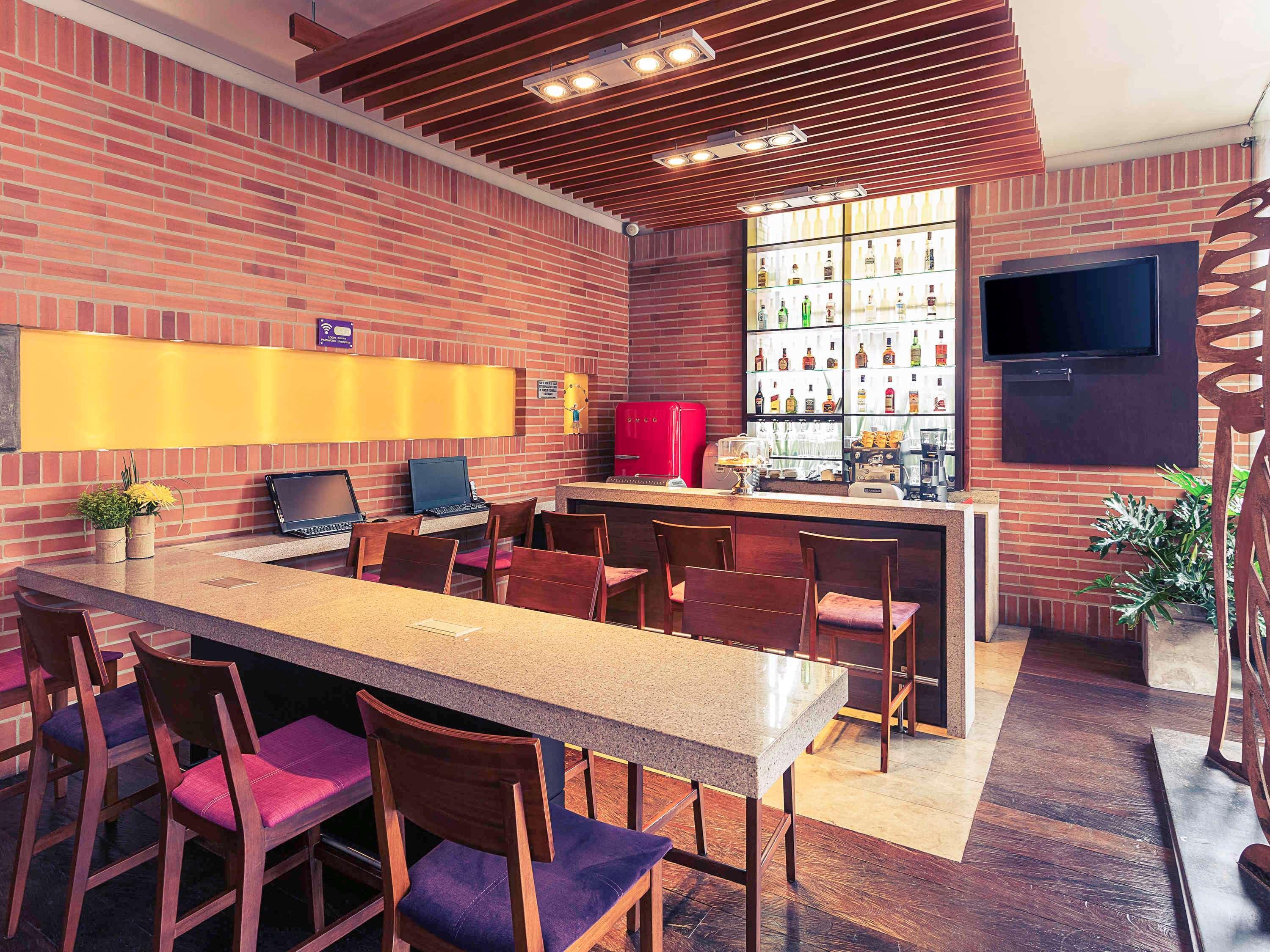 Mercure Bh Zona Financiera Hotel