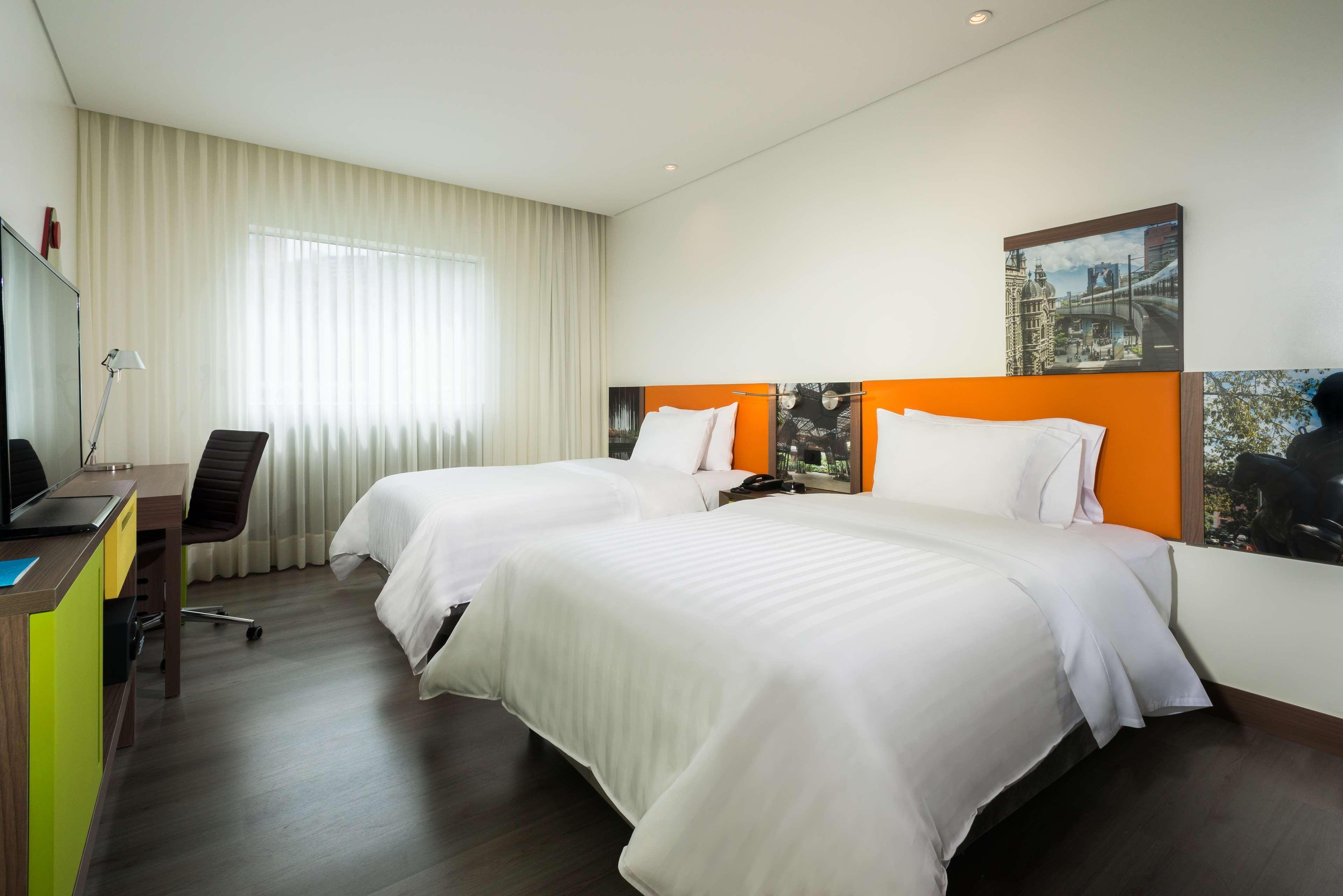 Hampton By Hilton Airport