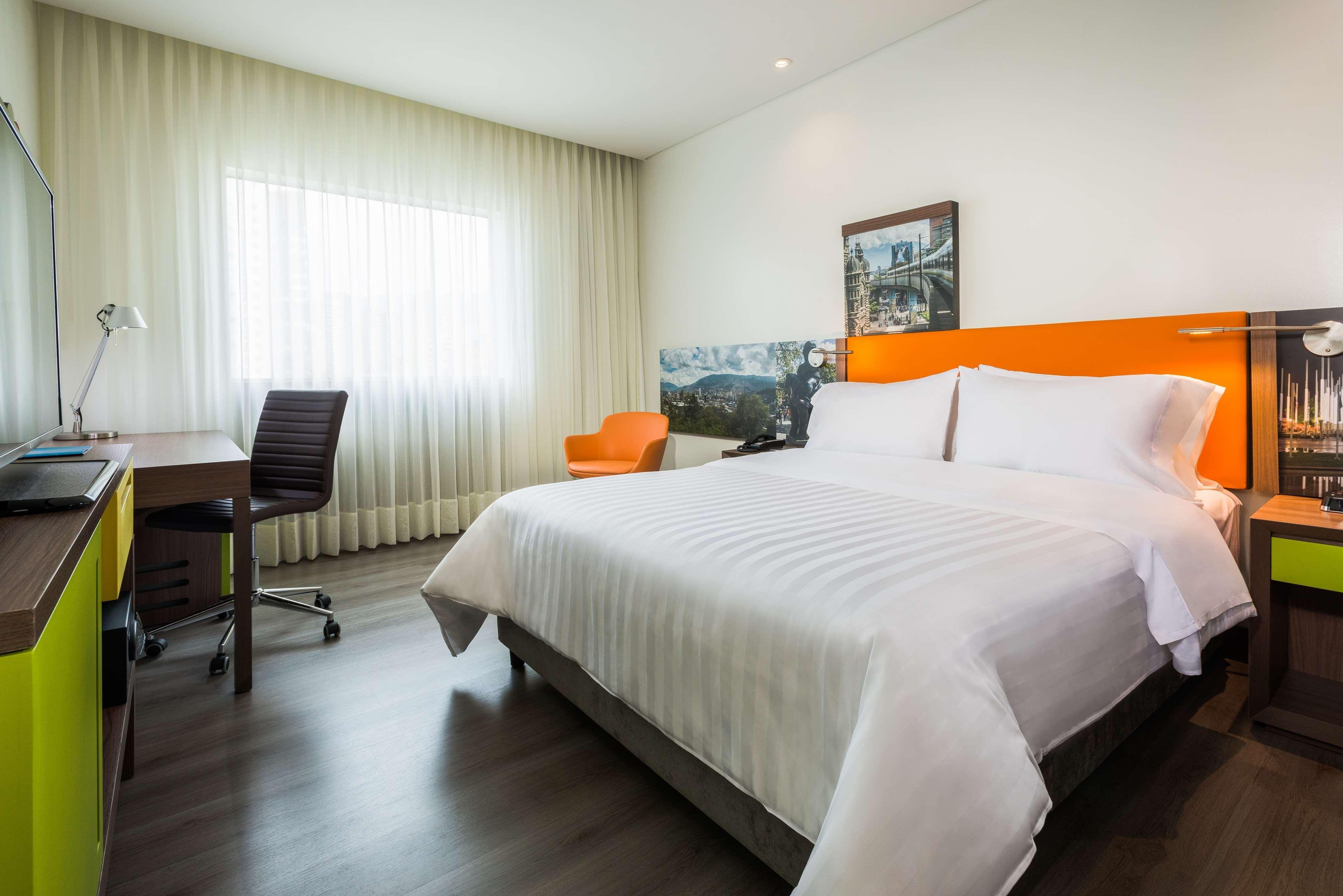 Hampton By Hilton Airport