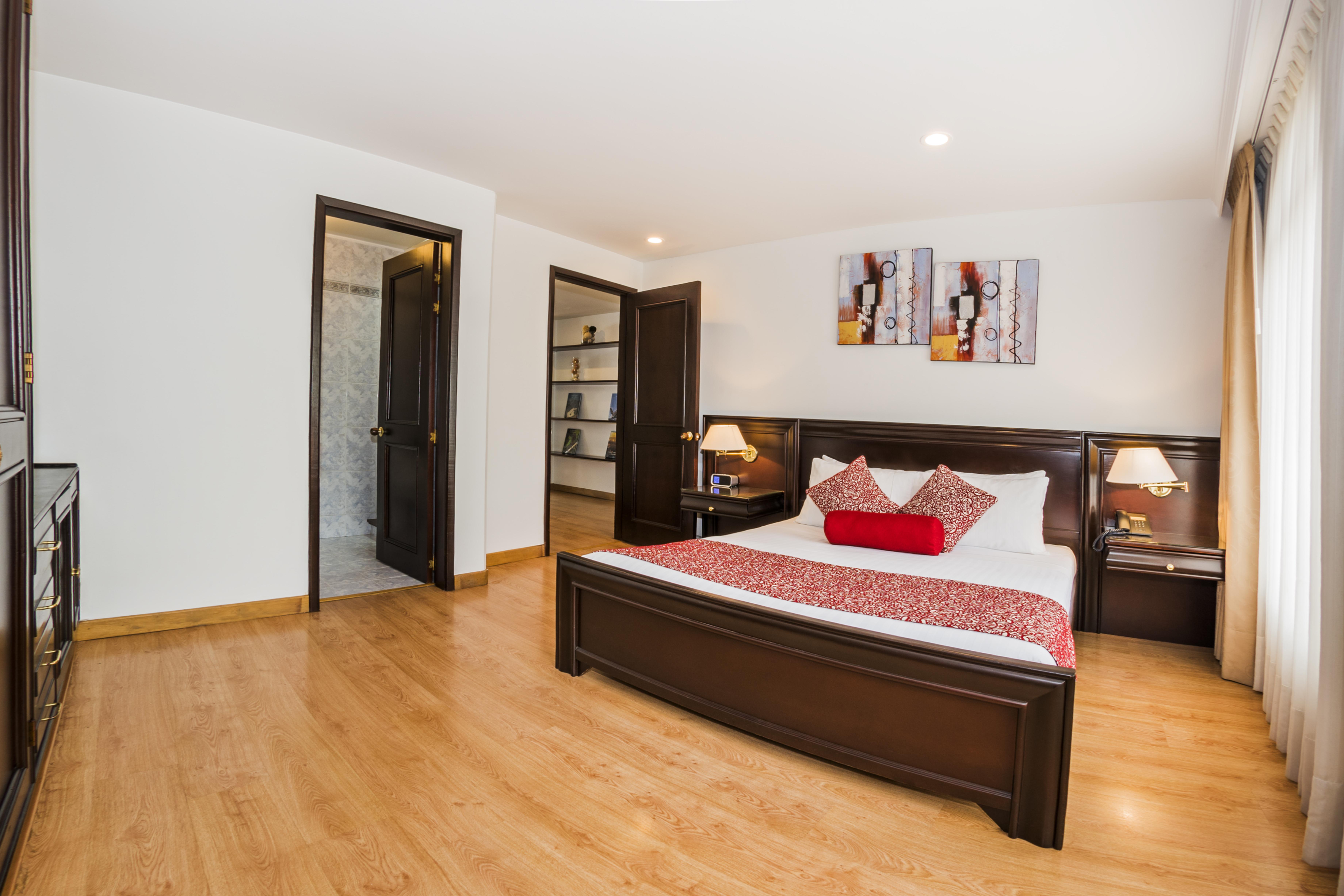Hill House Hotel 4*