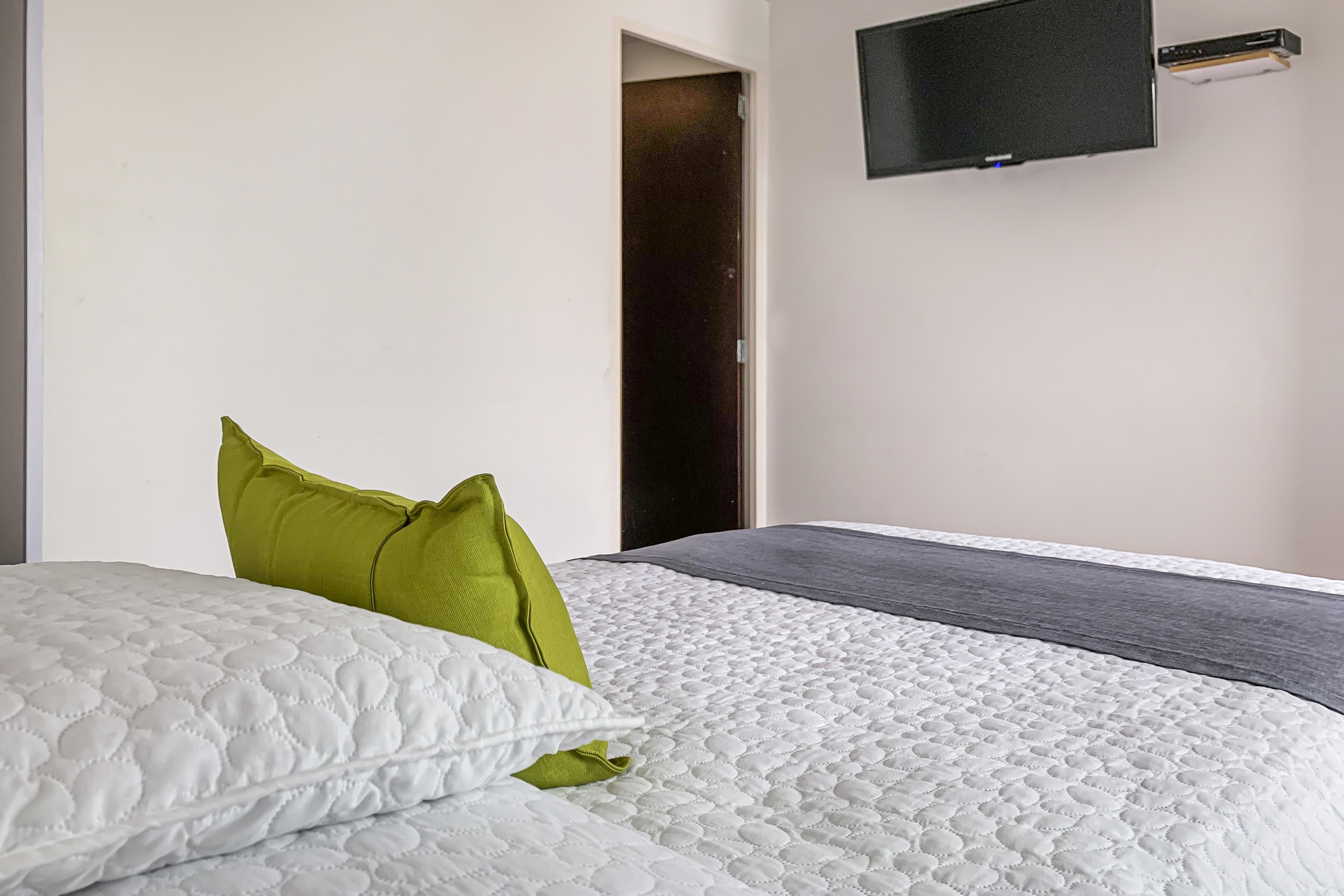 Ayenda 1080 Alpes Castellana Bed & Breakfast 3*