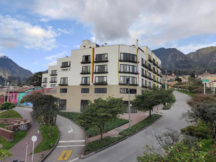 R2 - Moderno Loft En La Historica Candelaria * Bogota