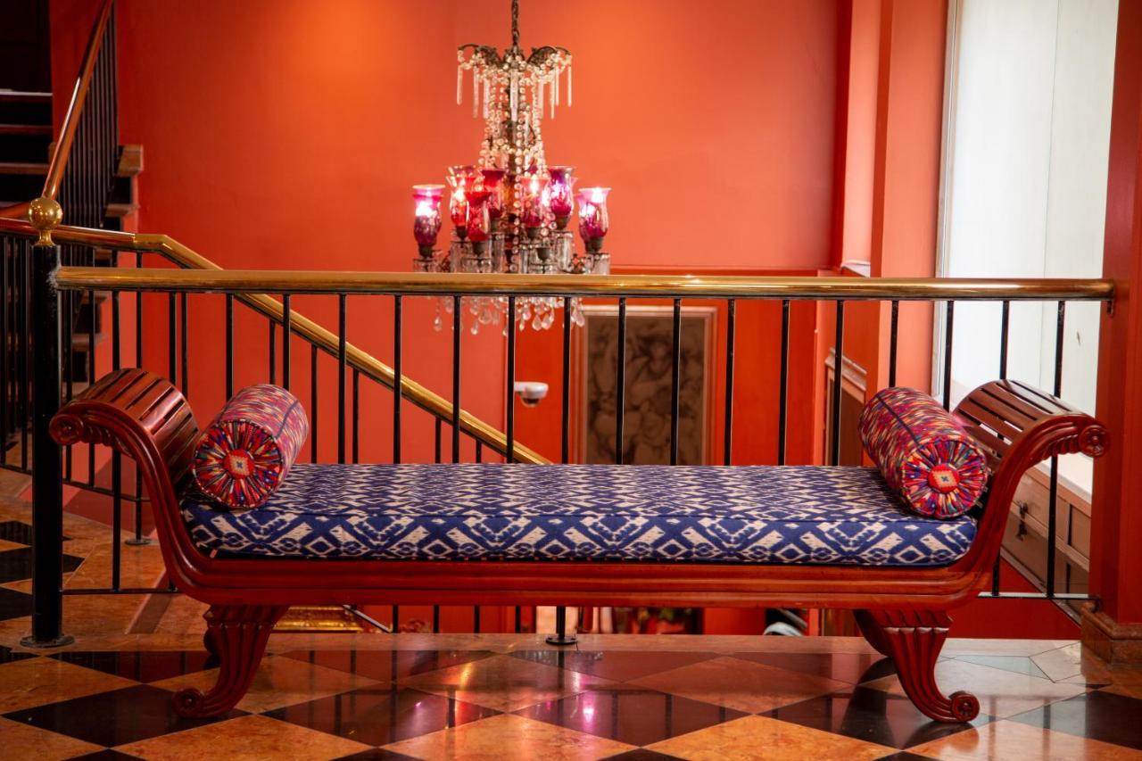 Hotel Portón