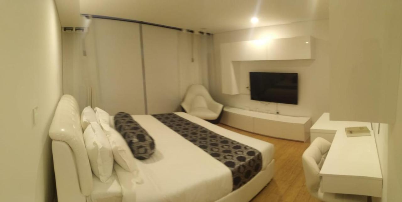 Apartasuite Edificio Monir * Bogota