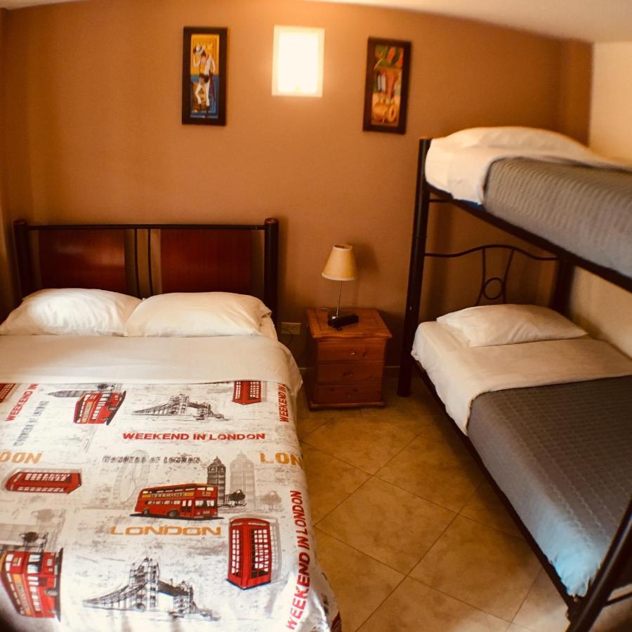 La Candelaria Hostel *
