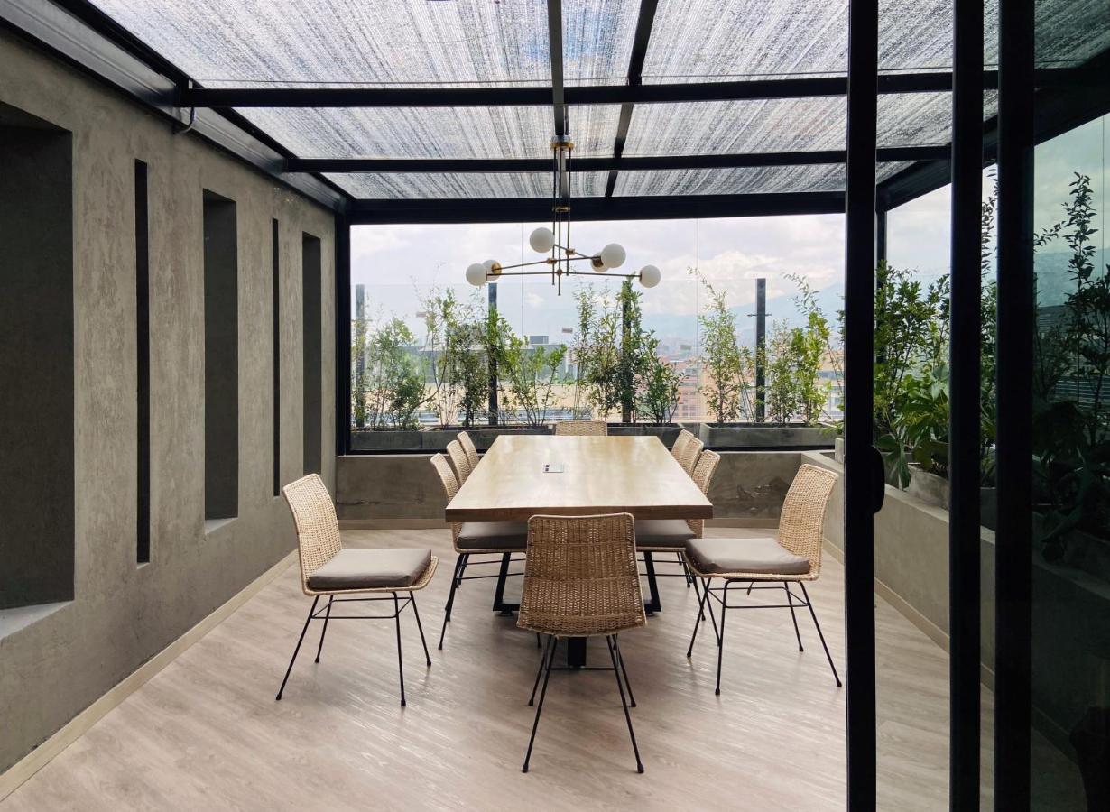 Monochrome Loft In San Patricio Bogota