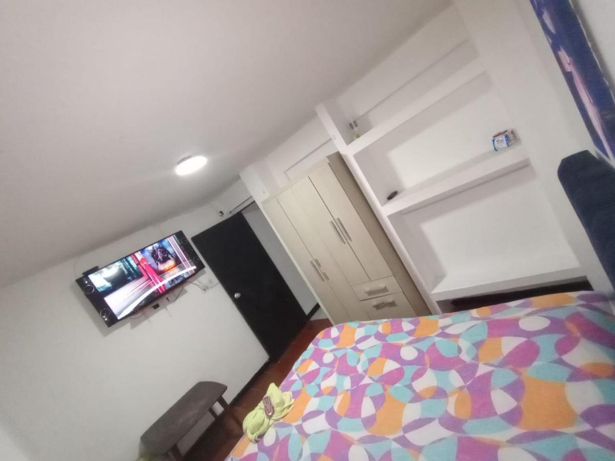 Cerca Al Club Militar Embajada Americana, Corferias 502 Apartamento