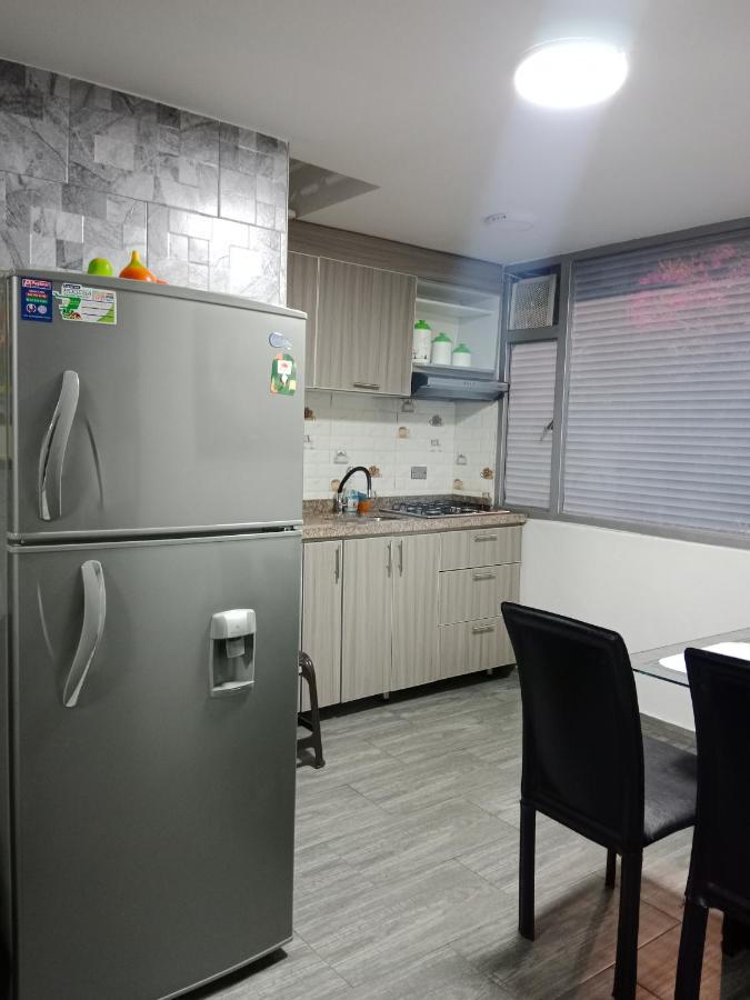 Portal El Dorado, A Solo 5 Min Del Aeropuerto, Vias, Cll 26 Apartment