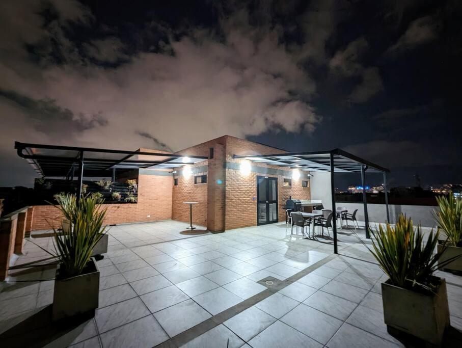 Hermoso Loft En Unicentro, Batan, Clinica Reina Sofia! * Bogota