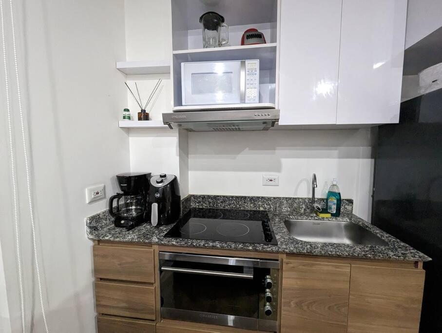 Hermoso Loft En Unicentro, Batan, Clinica Reina Sofia! *