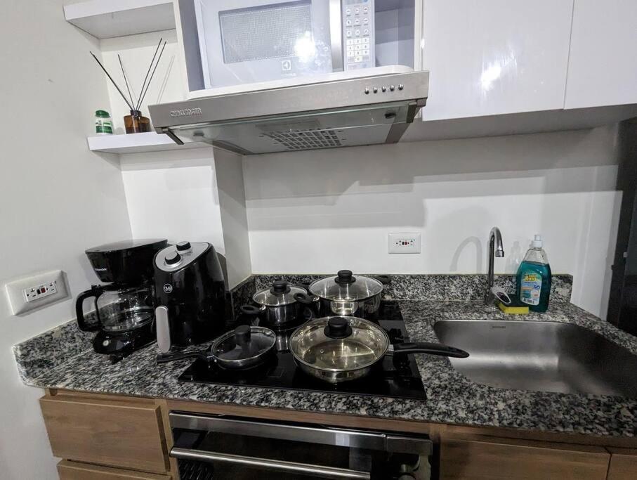 Hermoso Loft En Unicentro, Batan, Clinica Reina Sofia!