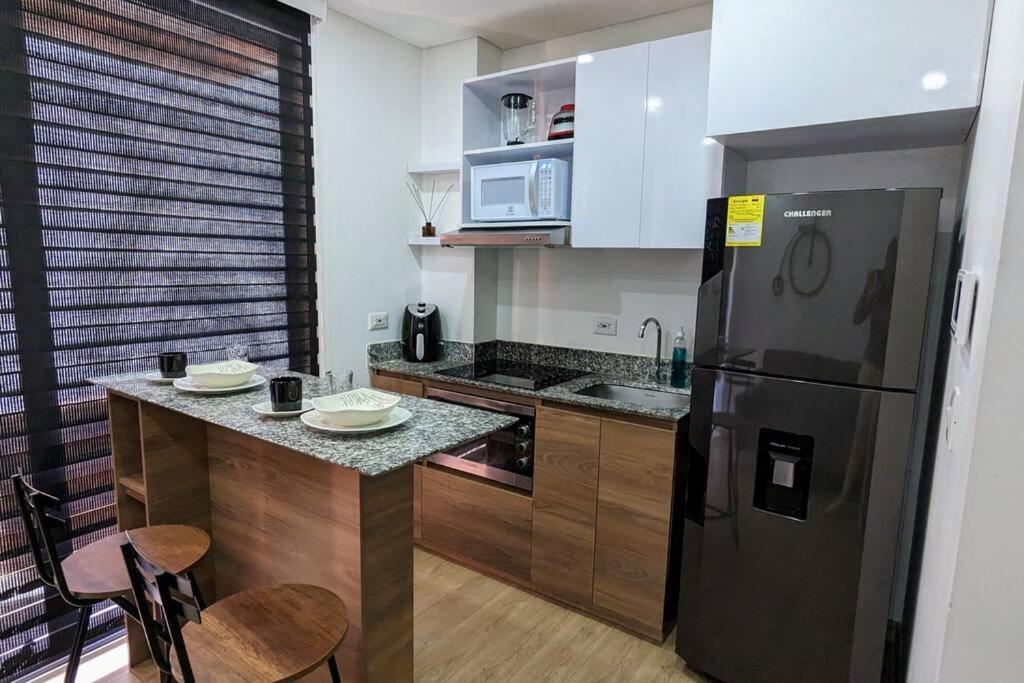 Hermoso Loft En Unicentro, Batan, Clinica Reina Sofia! *