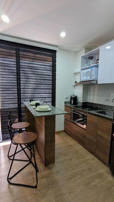 Hermoso Loft En Unicentro, Batan, Clinica Reina Sofia!