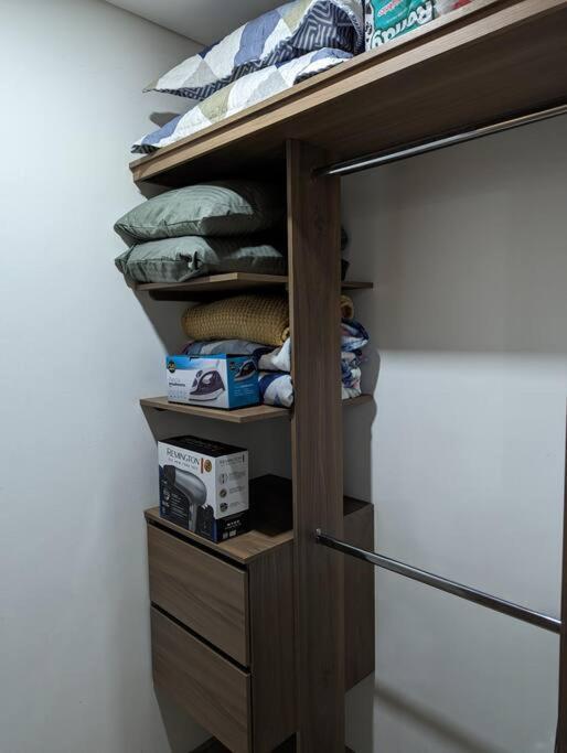 Hermoso Loft En Unicentro, Batan, Clinica Reina Sofia! *