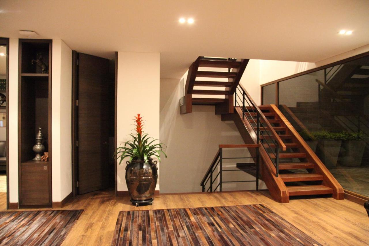 Casa En Santa Ana Oriental /500 M2 Bogota