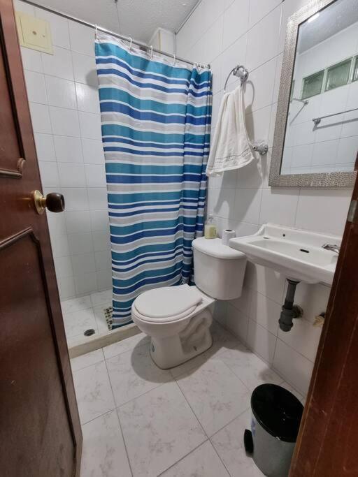 Aparta Estudio Bonito, Independiente Bien Ubicado Apartamento
