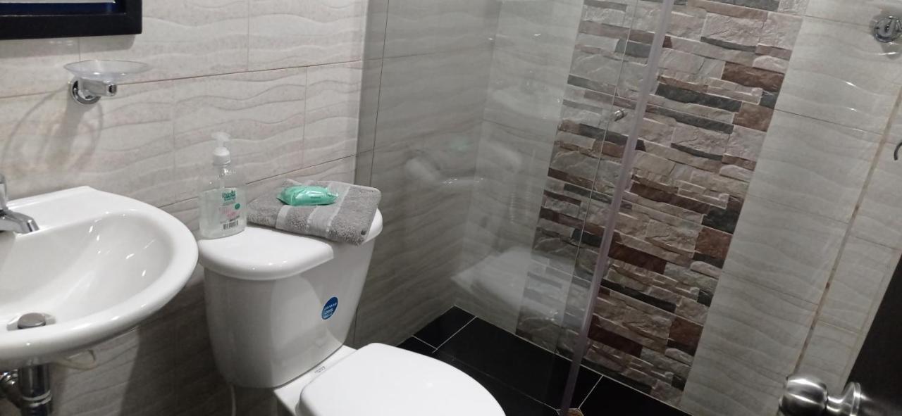 Apartamento Familiar, Amplio, Cerca Al Aeropuerto El Dorado Apartment Bogota