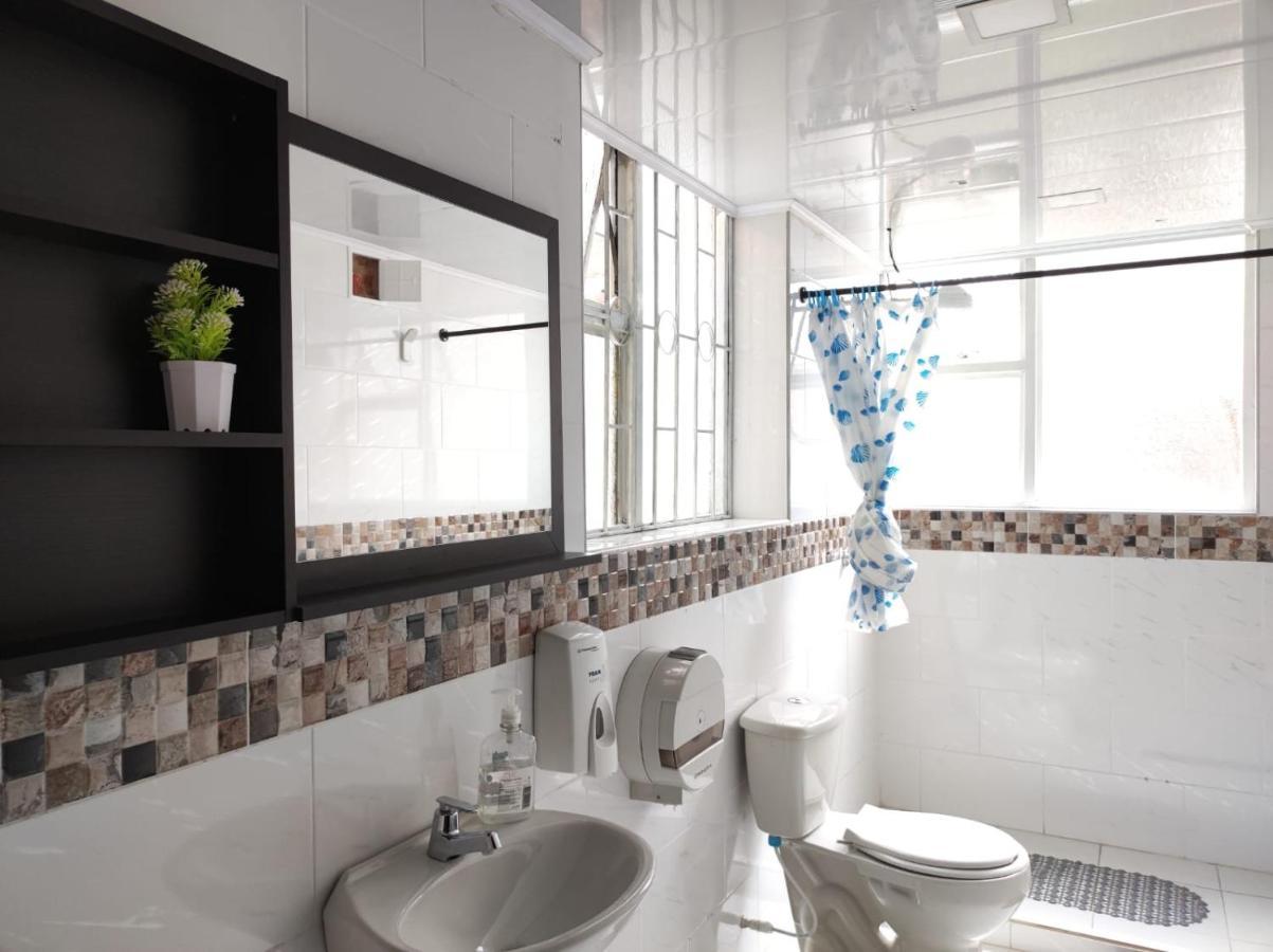 Colisseum Roma House - Turin- Campin Movistar Embajada Cubo Colsubsidio Homestay Bogota